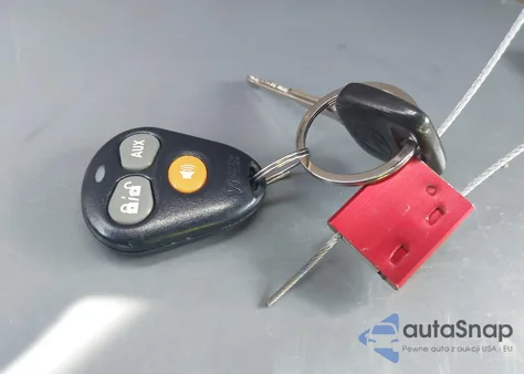 2004 Toyota Camry Le z USA, uszkodzony, nr VIN 4T1BE32K54U904558